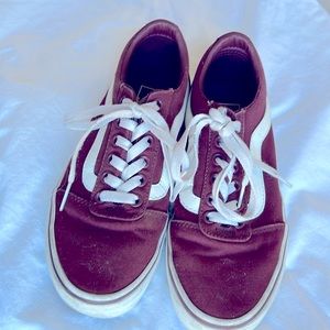 treet style never looked as good as the Ward Lo women's sneaker from Vans.